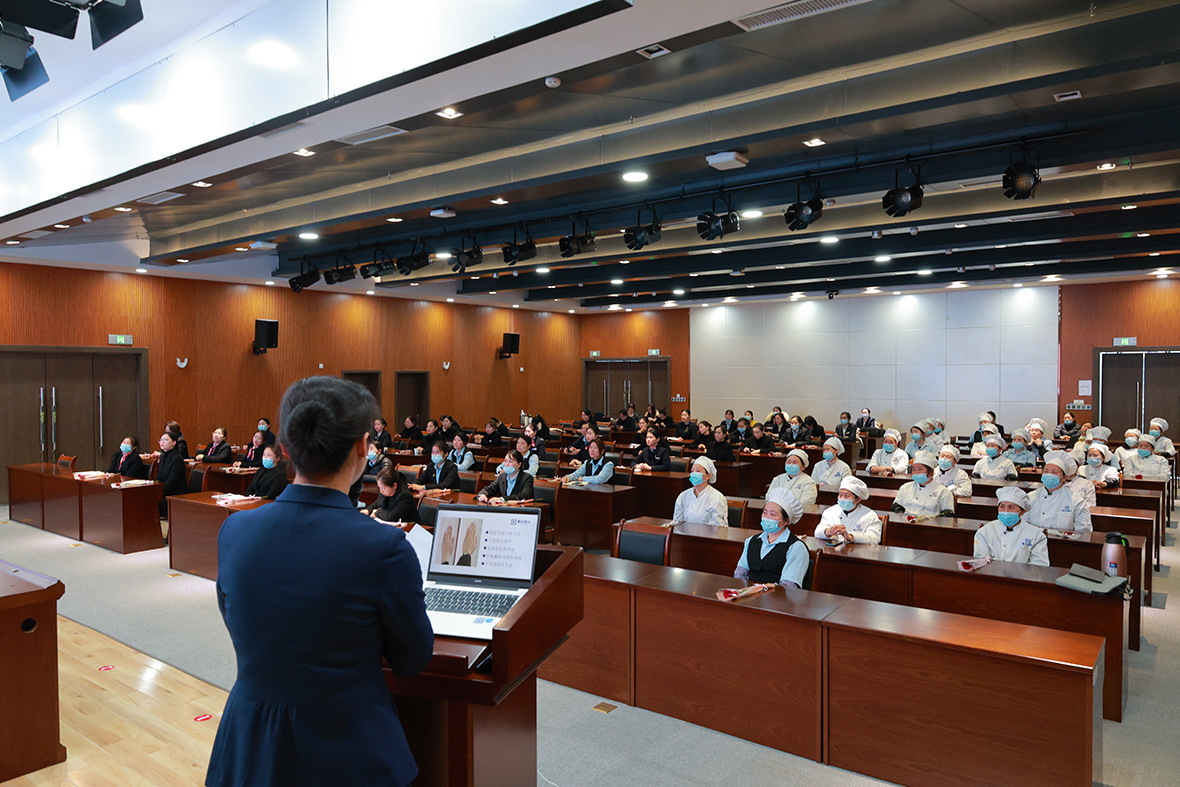 餐飲人(rén)員(yuán)集體(tǐ)培訓活動